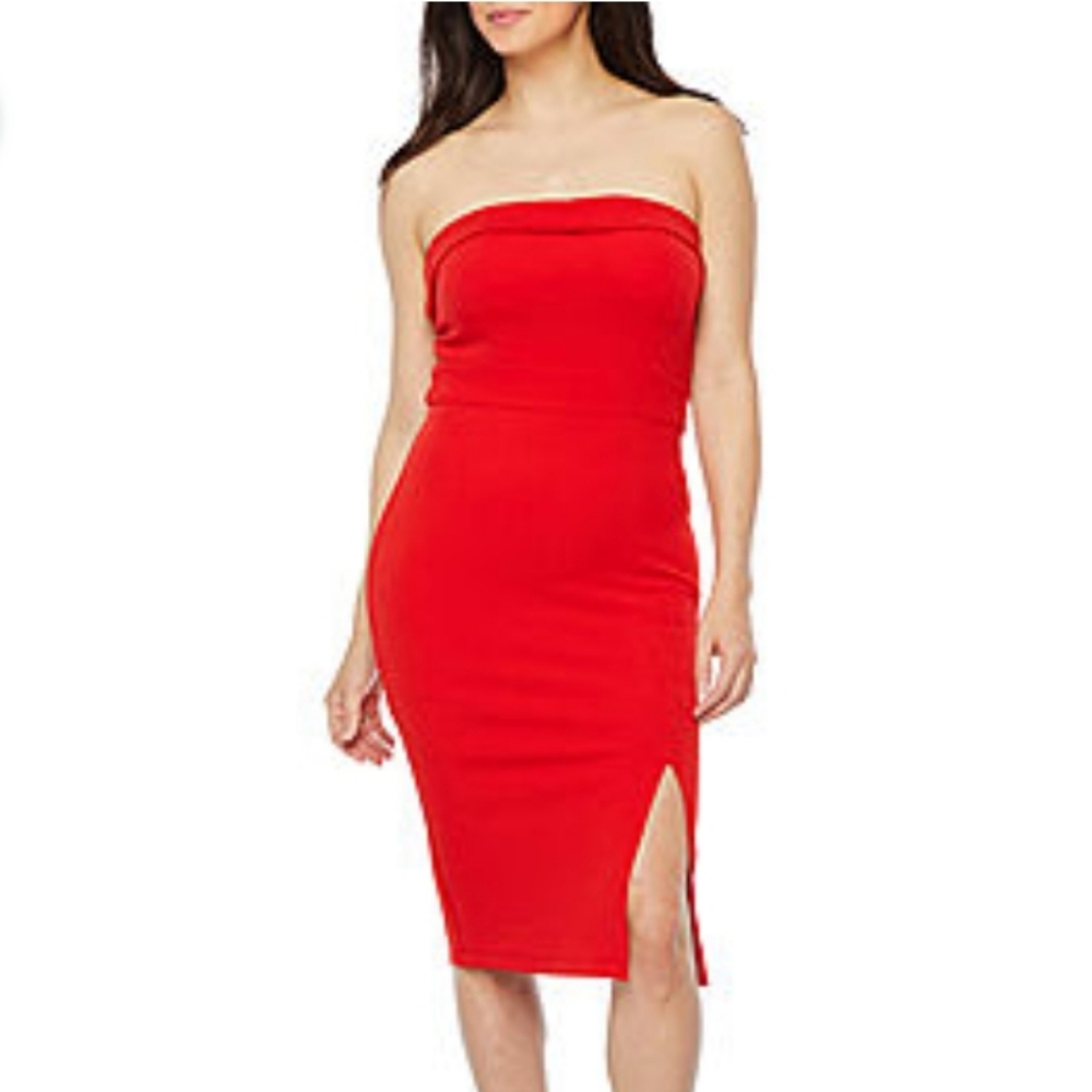 Strapless litte red dress